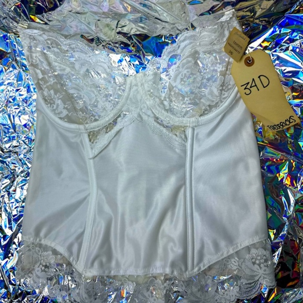 New w/tag vintage Frederick’s of Hollywood white lace trimmed corset, 34D